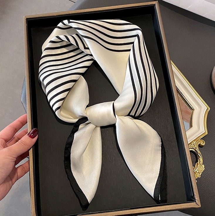 Luxe Mode Print 70*70 Cm Zijde - Ribbon Wired Satin recensie en prijs
